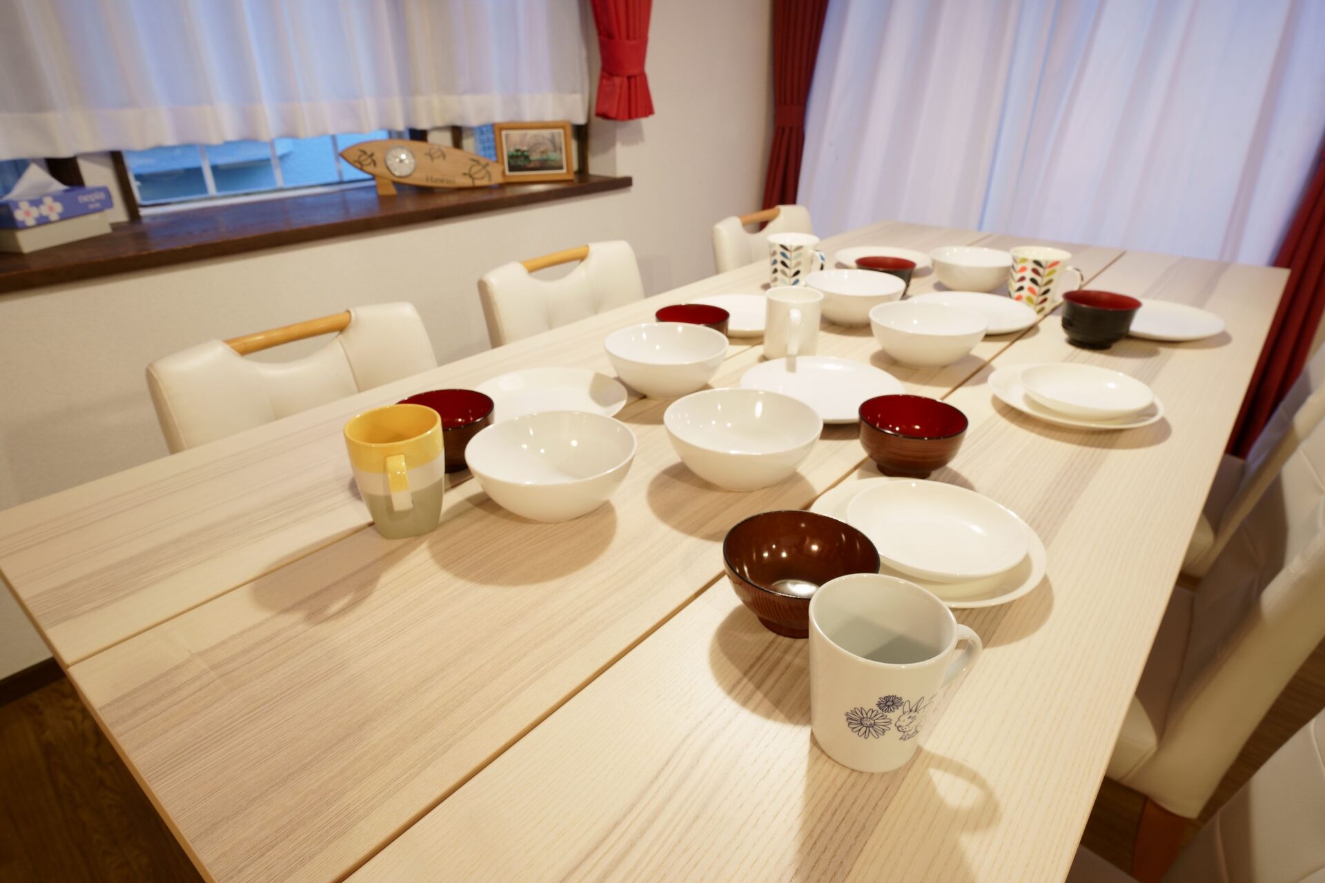 Dishes and tableware